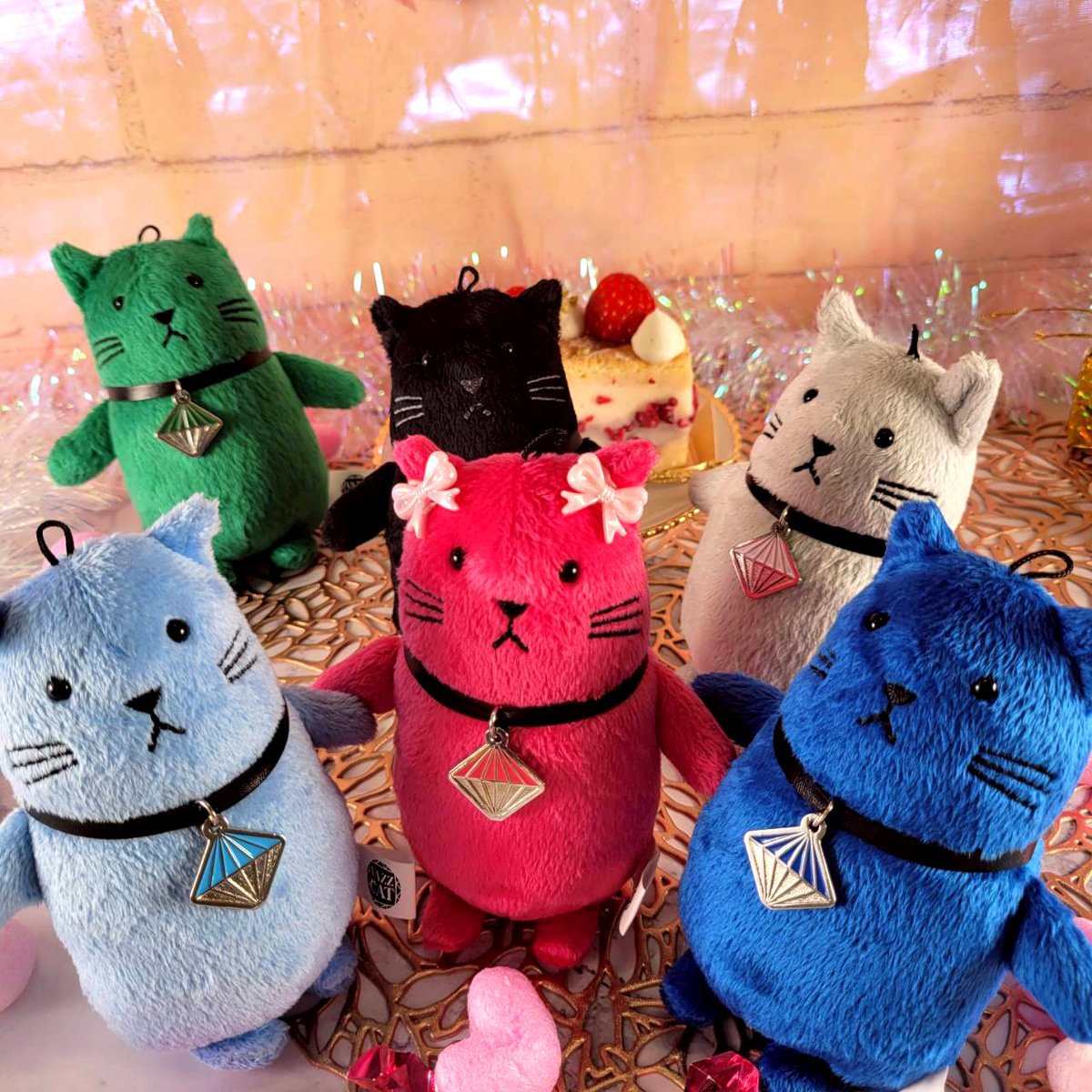 ☆本日はルカ誕生日③☆

翔「好きなものだらけのお子様ランチって、子どもの頃の夢だったなぁ」
ル「だよね～！今日はハンバーグ2つ取ってもいいんだよ！」
悠「なんてわんぱくな」
歩「それは許されるのか…？」
岳「大丈夫。多めに仕込んである」
ル「ぜんぶ制覇したくもあるよね」