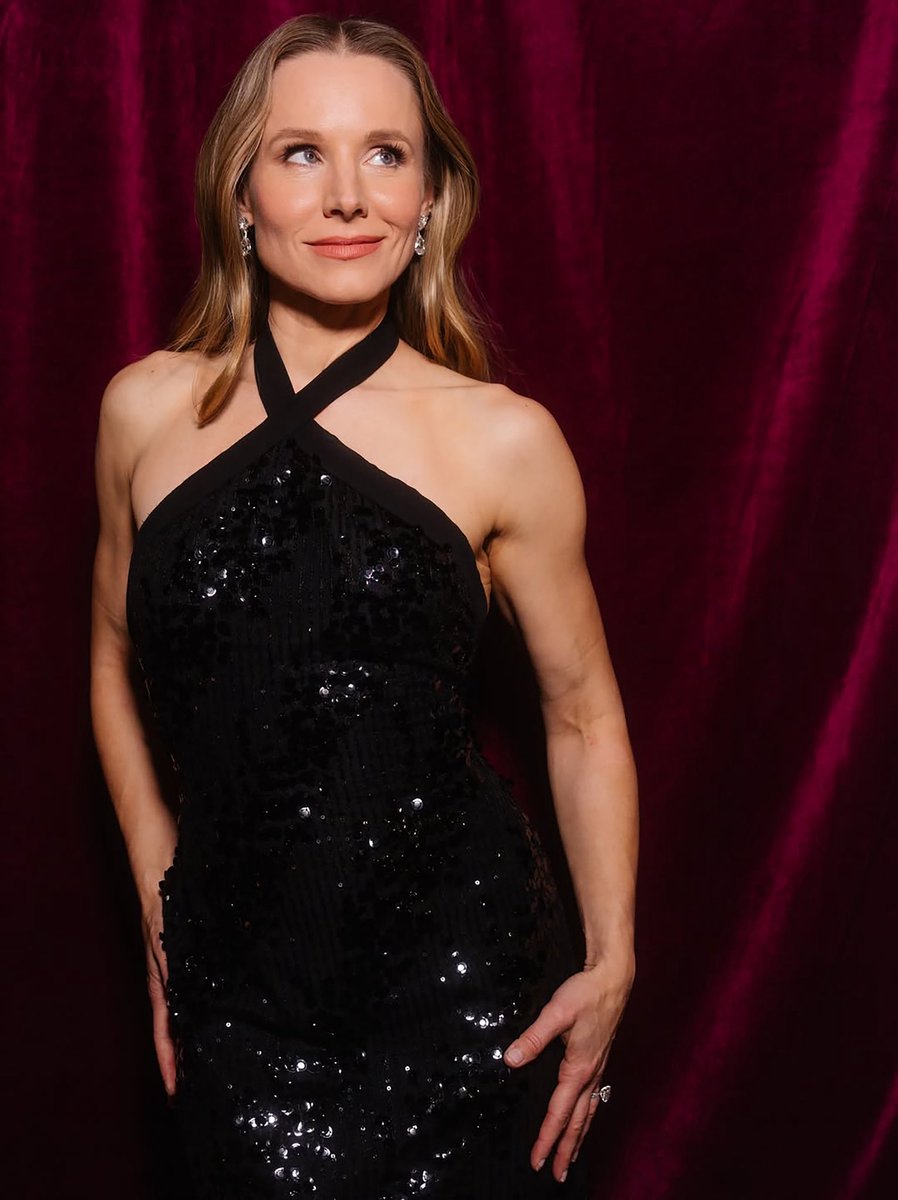 ElieSaabWorld's tweet image. Kristen Bell hosted the 32nd Annual Actor Awards in two distinctive ELIE SAAB looks.

#ELIESAAB
#KRISTENBELL
#ACTORAWARDS