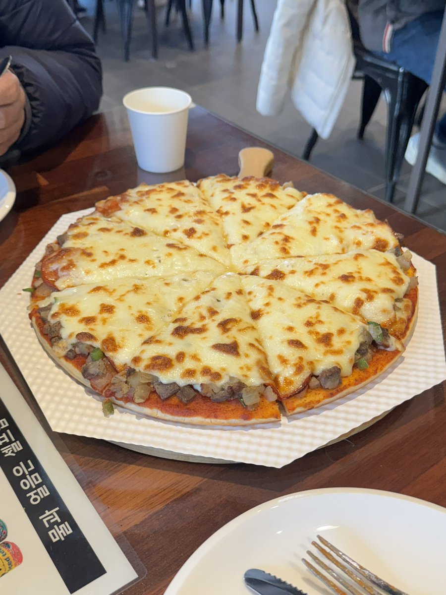 HoneykkiCook's tweet photo. 경기북부의 이재모피자라 불리는 동두천 핫피자 https://t.co/Eca4szUZJo