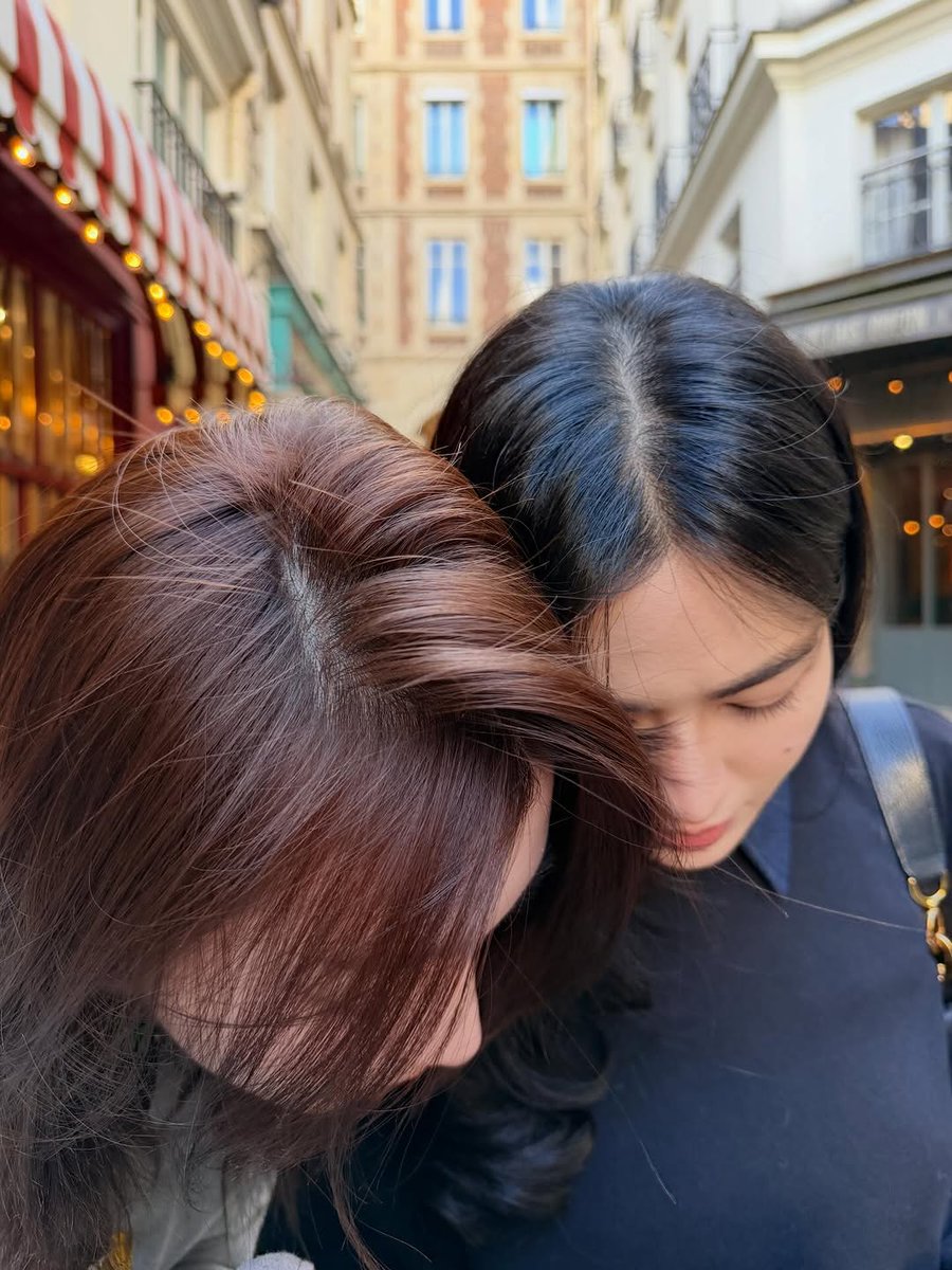 No meio de Paris, LingOrm no próprio universo. 💕✨
LINGORM TAKEOFF TO DIORAW26
#LingOrmDiorAW26APTLook
#LinglingKwong #OrmKornnaphat  #LingOrm #Dior #DiorAW26 #PFW