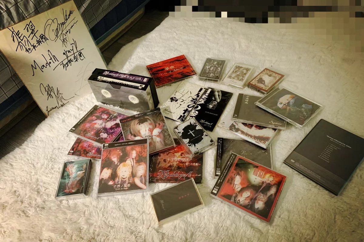 Akd_Shuki's tweet photo. Zanka (殘華) です。

ヴィジュアル系 / old school / コテ系

·－麗音本命－·
文有希さんが大好き

Madeth gray'll（翡翠）
Chateau La Tour、Devil Kitty（優雅 / yu-ga）
ElDorado / EllDorado（瞬介，結城）
PANIC☆ch / パニックちゃんねる（MEGURU）
GHOST（Kousei）
La'Mule
KENZI

音源収集 https://t.co/khvT2F52e8
