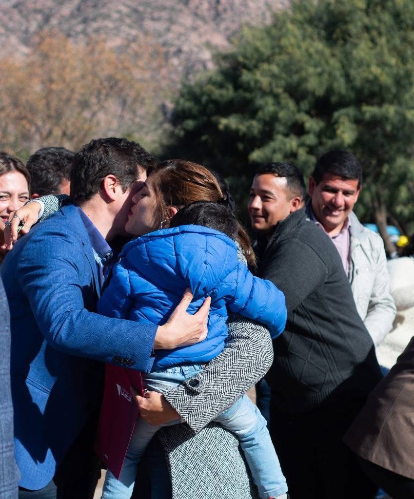 mariomercadoa's tweet photo. #Sanagasta.

En 6 años y casi tres meses de gestión Sanagasta es el departamento con mayor crecimiento demográfico Aumentando un 29%

@fedesbiroli Se emocionó hasta las lágrimas al recordar la entrega de viviendas “Es el orgullo más grande que tuve en mi vida llegar a este cargo” https://t.co/B1tgeOARGI