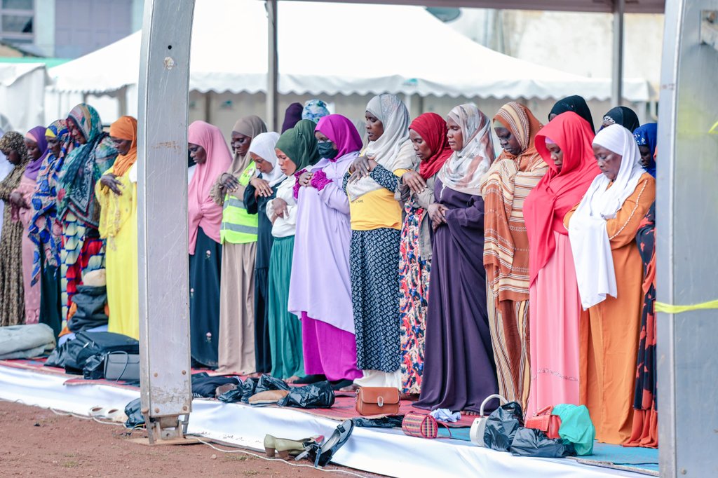 katosserusiba25's tweet photo. UPDATE;: Thousands of Muslim Bazzukulu throng Millennium Park, Lugogo for the grand @Onc_nrm1 Iftar Dinner and the historic launch of Tamini General Insurance; Uganda’s first Islamic insurance firm.
The highly anticipated event has drawn massive crowds, with excitement ahead of the arrival of H.E. Yoweri @KagutaMuseveni, who is set to grace the occasion.
#ONCIftarDinner #TaminiInsuranceLaunch
