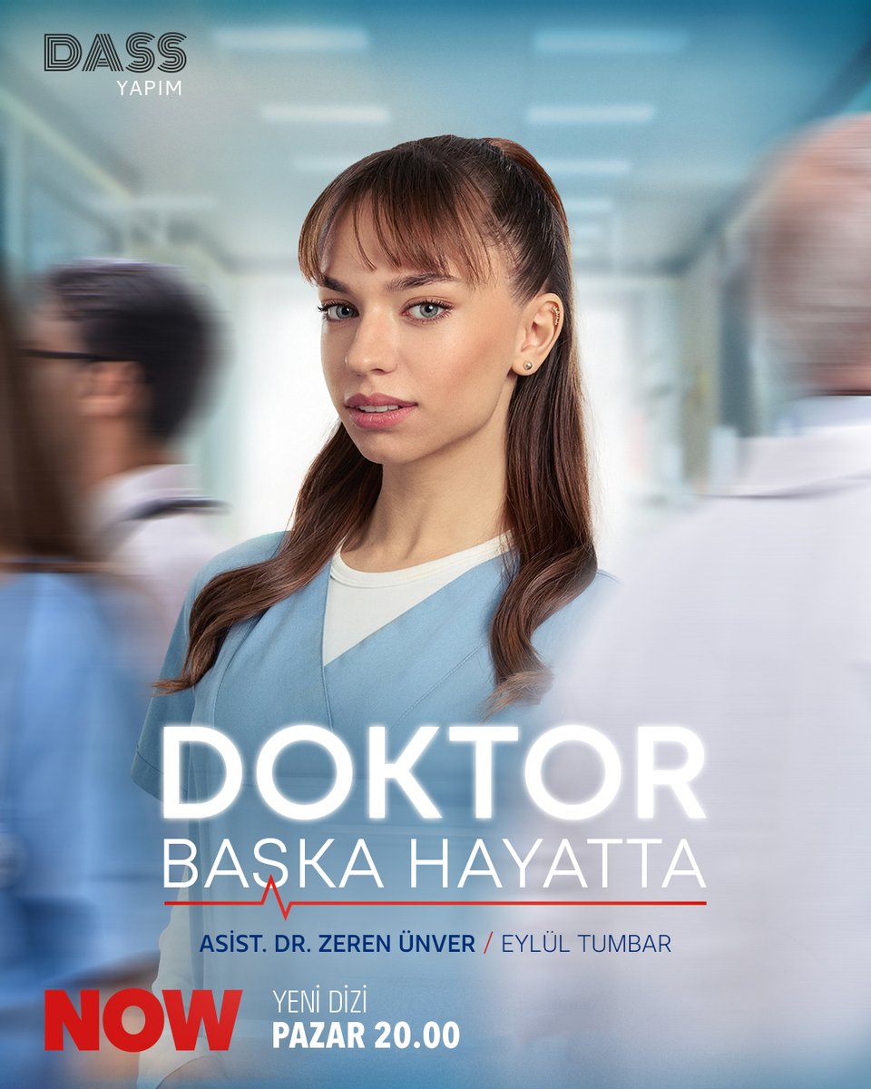 nowtvturkiye's tweet photo. ASİST. DR. ZEREN ÜNVER 
Dahiliye asistanı, duygusal ve özgüven problemi var. Ama ne pahasına olursa olsun kendisini ispatlayacak. 

Zeren terk edilmiş bir kız…

#DoktorBaşkaHayatta 8 Mart’tan itibaren her Pazar 20.00’de NOW’da.🩵 @doktordizi https://t.co/0DMy14cJBr