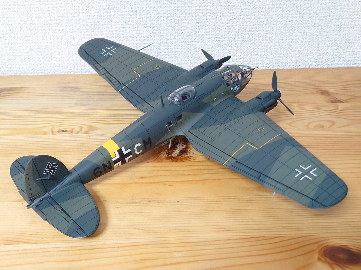 #飛行機の背中だけで100イイネ目指す

まさかの再販を控えているハセガワのHe111Z-2君とその仲間達でも置いておこう。