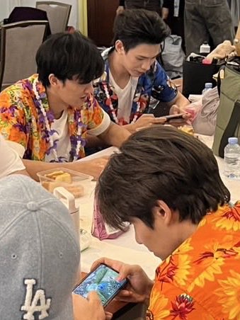 มุมุอยู่กองรันนิ่งแมนไม่เหงาแน่ๆ มีเพื่อนเล่นเกมบึมม !

DAOU RUNNINGMAN EP2   
#RunningManTHEP2
#ต้าห์อู๋ #DAOU #oueiija <a href="/oueiija/">ไดโนเสาร์ย้าก🦖</a>