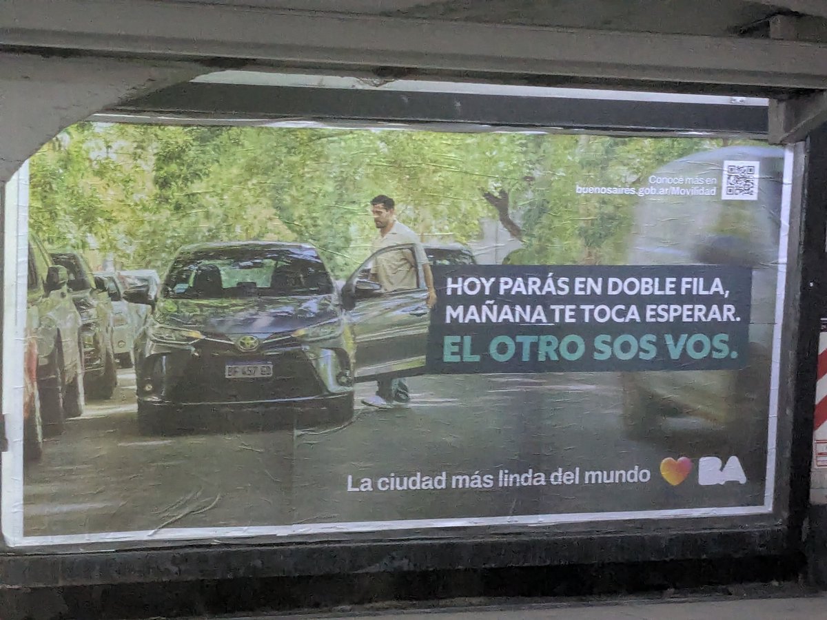Son tan cochistas que sus mensajes anti cochistas son aún así, cochistas.
¿El otro es solo alguien que maneja un auto privado <a href="/pberecia/">Pablo Bereciartua</a>?
Estacionar en doble fila PRINCIPALMENTE pone en riesgo al peatón. Y luego, hace mucho mas lento el transporte público.
