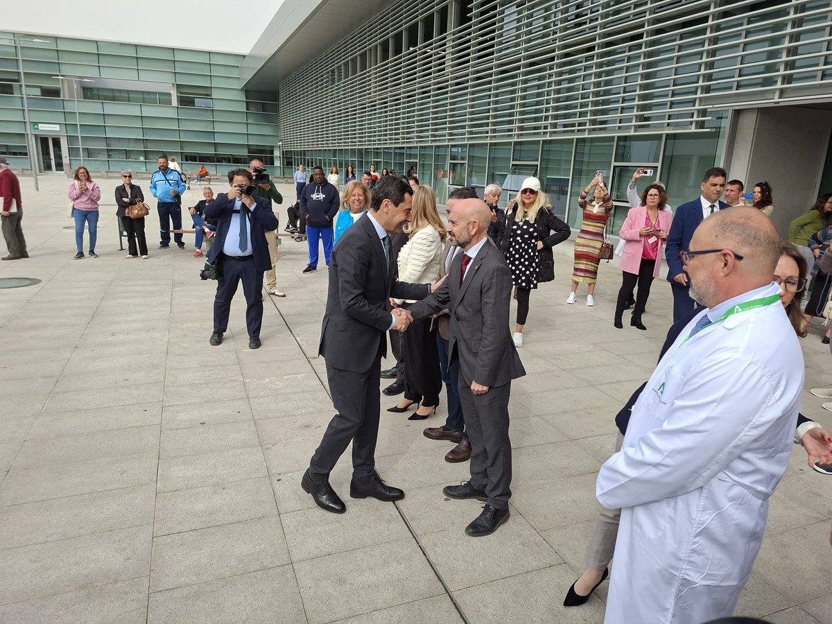 GobiernoMalaga's tweet image. 👉 El subdelegado de @GobiernoMalaga, @FJavier_Salas, ha asistido al acto de inauguración de la ampliación del Hospital Costa del Sol, #Marbella, que ha sido financiada íntegramente por fondos europeos REACT EU transferidos a las comunidades autónomas por el Gobierno de #España.