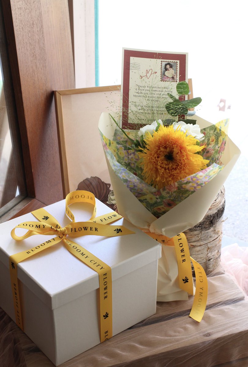 คอทพลีทติ่ง 
ออมม่า เอาเสื้อที่ส่งให้ยุคยอม ลงสตอรี่
ขอบคุณมากออมม่ามากๆนะค่ะ 🙏😭

ขอบคุณ #DealWithMe0606 น่ารักมากเลย อัพเดทตอบเร็ว ขอบคุณมาก🥰