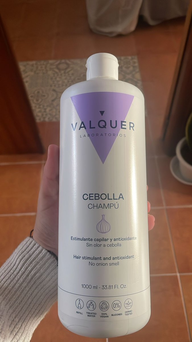pinaenlata's tweet photo. Hola lo recomiendo #hair #pelo #champu #cebolla #Dior https://t.co/F3UuTT8YQ7
