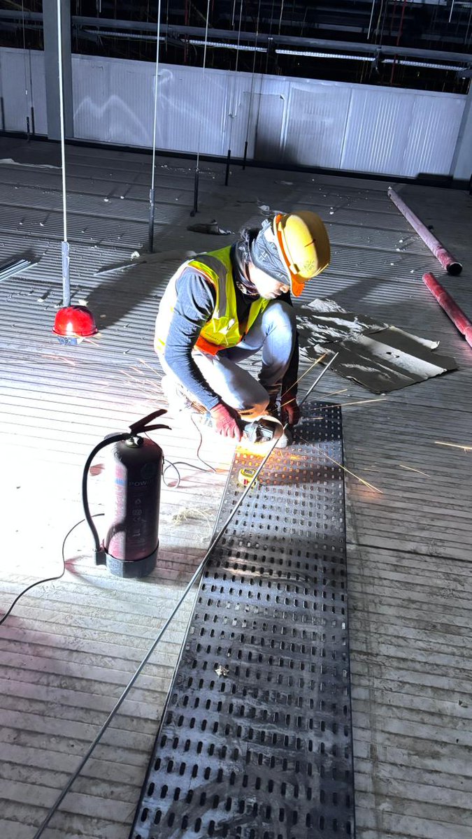 THABATCO26's tweet photo. On-site installation works in progress at the Prima Factory. 
#SaudiArabia #THABATCO #contracting  #ProjectUpdate #firesafety #primafactory https://t.co/hx35nxhhNH