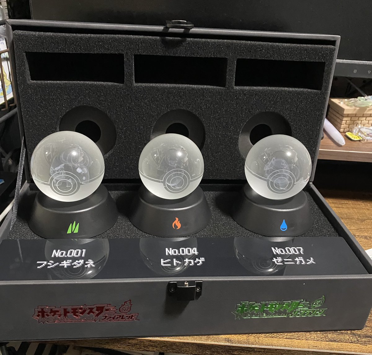 届いた！！！
すごくよい…🙏✨✨✨✨
電池もドライバーもないから光らせれない😭犬が箱壊そうとする💦💦