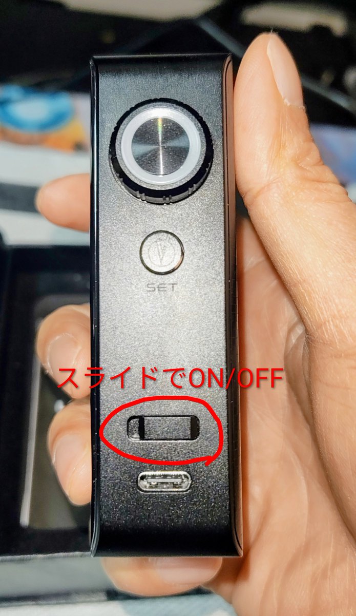 Calking65930713's tweet photo. 転職が決まった自分へのご褒美に、Lost VapeのCentaurus BT200をGET👍️
過去話題になった『壁紙が変えられるMOD』のnabooを彷彿とさせるヤツ😂
化粧箱も高級感があり、MOD自体もしっかりしていて良い感じ👏
スマホからBluetooth接続して設定変えたりできるのもnabooより敷居は低いかも🤔
※但し、Bluetoothのバージョンによっては認識されない場合あり…