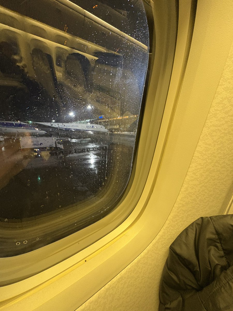 PM80437319's tweet photo. 神戸に行きます✈️ #DEIM https://t.co/3Tnz7sRbLi