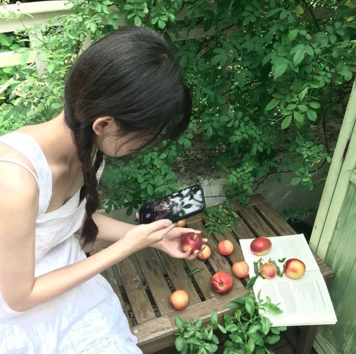 lassybees's tweet photo. enjoying time in nature https://t.co/oLZxya8ZM1