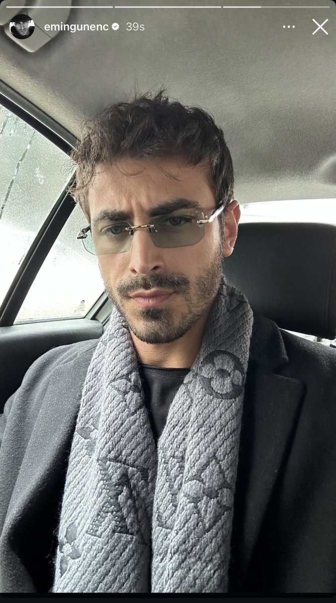 EminGGlobal's tweet photo. 🆕 Via IG Story
Sharp. Minimal. Effortless.
Rainy day, steady gaze — no caption needed.
#EminGünenç • #EminGGlobal https://t.co/MMAyNU2dgH