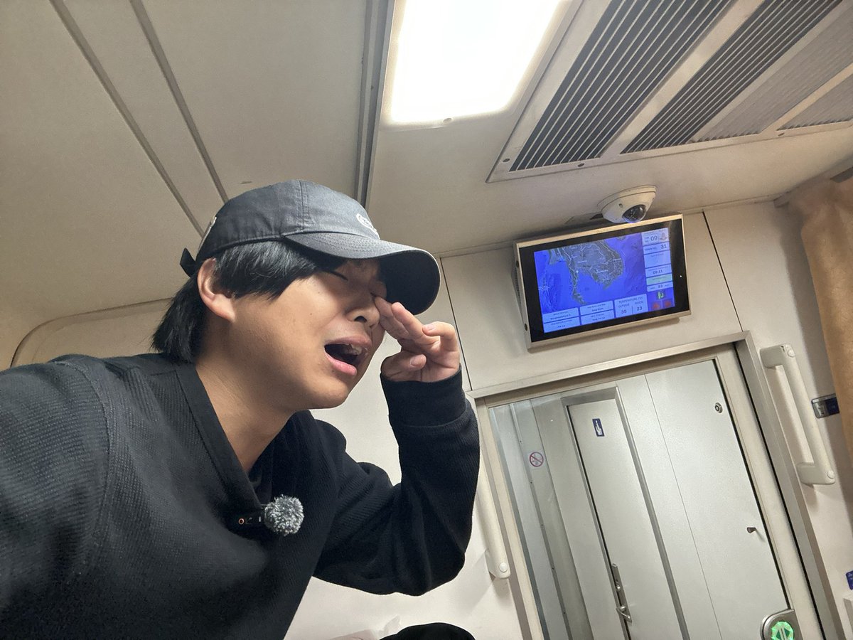 今日は実質583系解放A寝台の上段に乗車します！！！ 新潟行きの急行