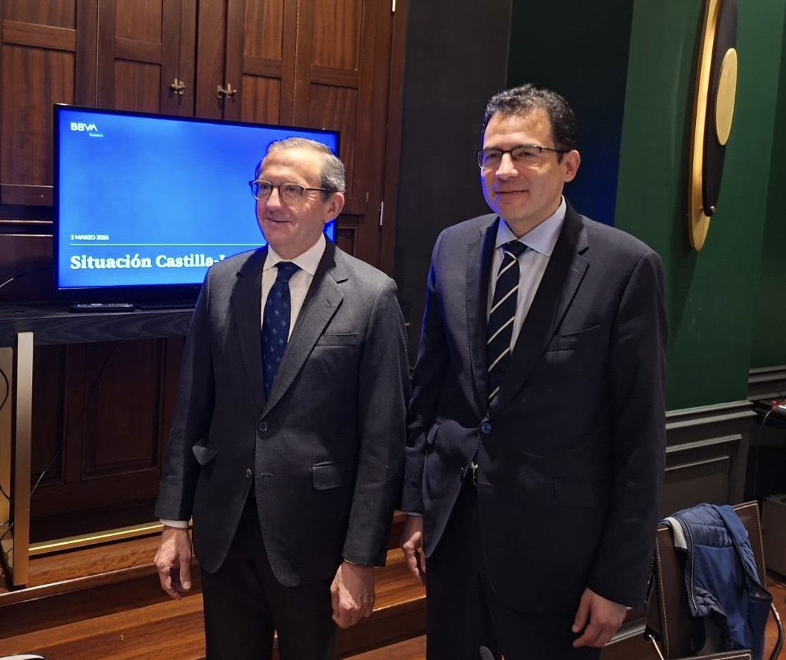 BBVA_espana's tweet image. 📊 El informe ‘Situación Región Castilla-La Mancha 2026’ de @BBVAResearch prevé un crecimiento del PIB de la comunidad autónoma del 2,4% en 2026 y del 1,9% en 2027, con hasta 47.000 nuevos #empleos y una tasa de #paro en torno al 11,5%.

🔗 Análisis: bbva.info/3Nehla3