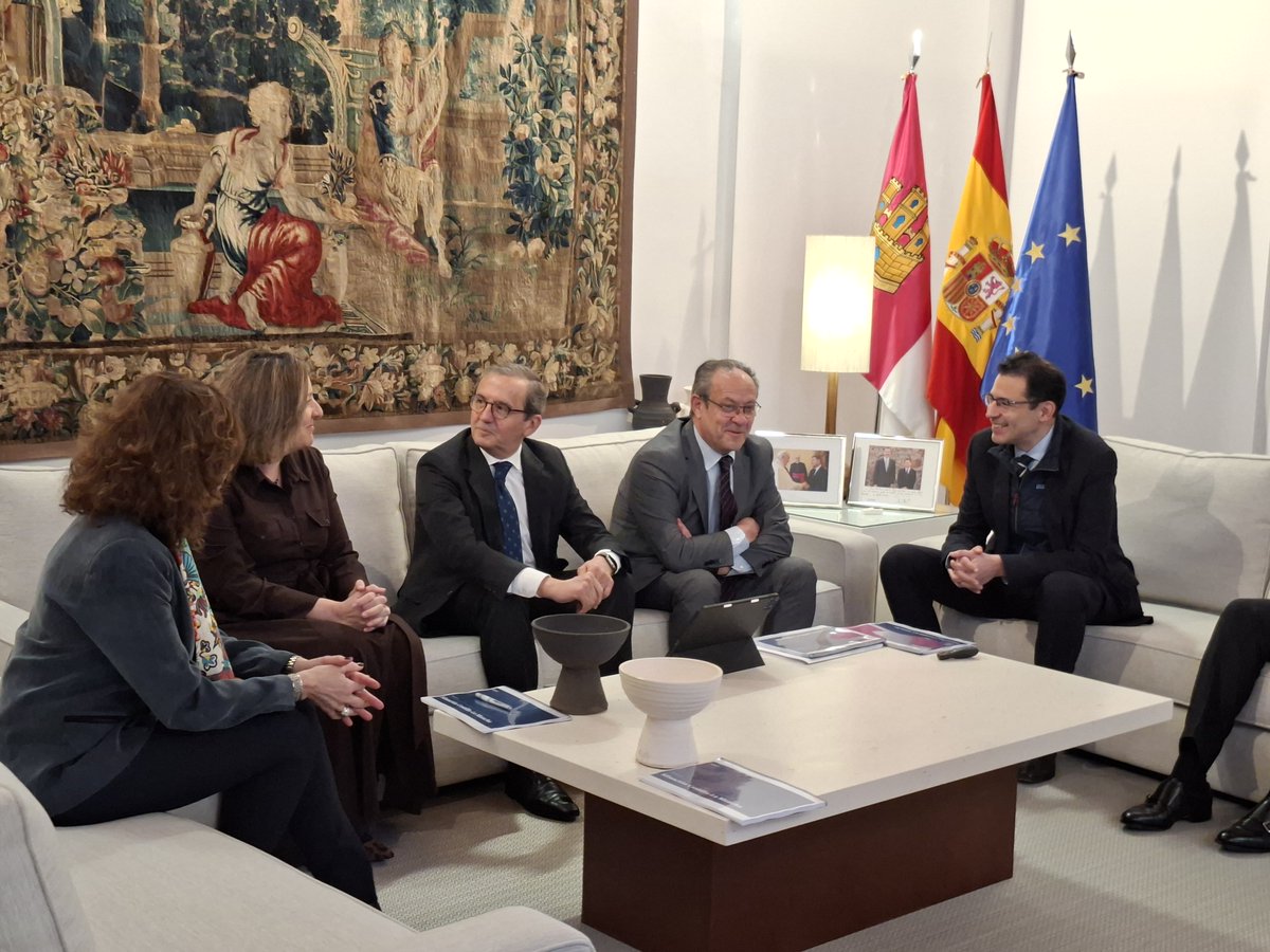 BBVA_espana's tweet image. 📊 El informe ‘Situación Región Castilla-La Mancha 2026’ de @BBVAResearch prevé un crecimiento del PIB de la comunidad autónoma del 2,4% en 2026 y del 1,9% en 2027, con hasta 47.000 nuevos #empleos y una tasa de #paro en torno al 11,5%.

🔗 Análisis: bbva.info/3Nehla3