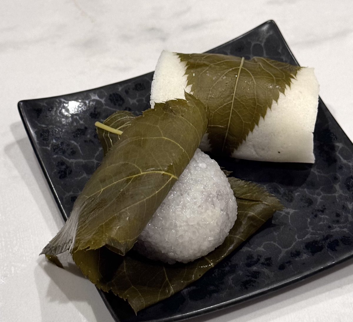 一粒万倍もちは仙太郎の桜餅を求めて三越に行った時に見つけたお品なの