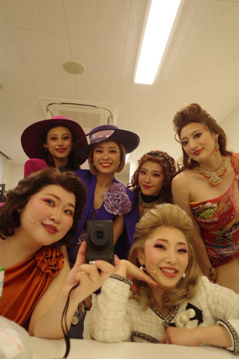 DANCEm25's tweet photo. PRETTY WOMAN the musical
本日二回公演ありがとうございました🌹

明日は休演日、残すところあと６回。
なんだかとっても寂しい…
残り６回もフルアウトで🥂

#prettywomanjp 
#プリティーウーマン https://t.co/Z04dqcD2SQ