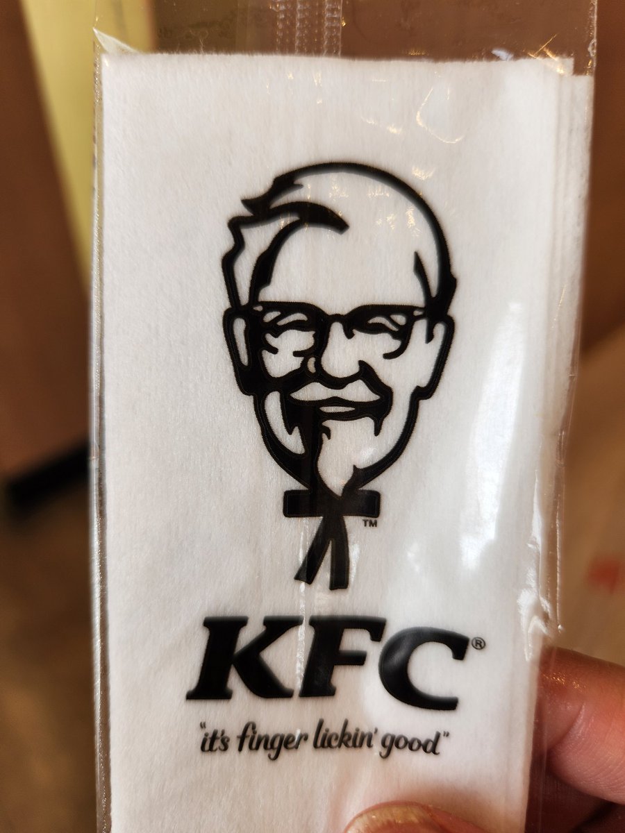 ひさびさにケンタッキーフライドチキンへ。 子どものころカーネル