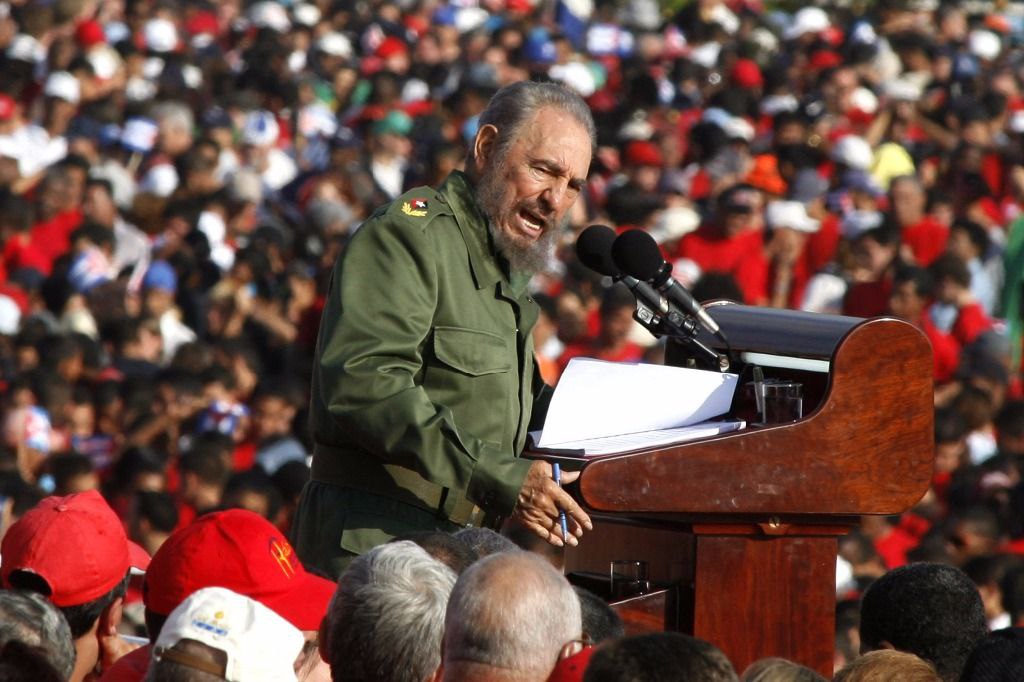 #FidelPorSiempre “la lucha por la paz significa luchar por salvar a la humanidad de una destrucción apocalíptica, significa luchar por salvar a cientos de millones de vidas de hombres, de mujeres, de jóvenes, de ancianos y de niños”.

#CubaPorLaPaz <a href="/LaCmkc/">Amigos de la Cmkc</a> #SantiagoDeCuba