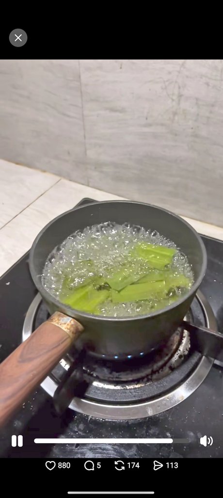 joeboyking93's tweet photo. Mana yg duduk kondo, ni ada tips utk hilangkan bau selepas masak..

Kebanyakkan rumah condo and dapur kat dlm ni seksa sikit la.. Kdg2 hook pun mcm tak strong. Taktau la kalau dia rosak ke apa sbb kuat je bunyi fan dia cuma bau mcm tak on hook..

Nahhh tips utk permasalahan ini.. https://t.co/WIZ12Rv3ge