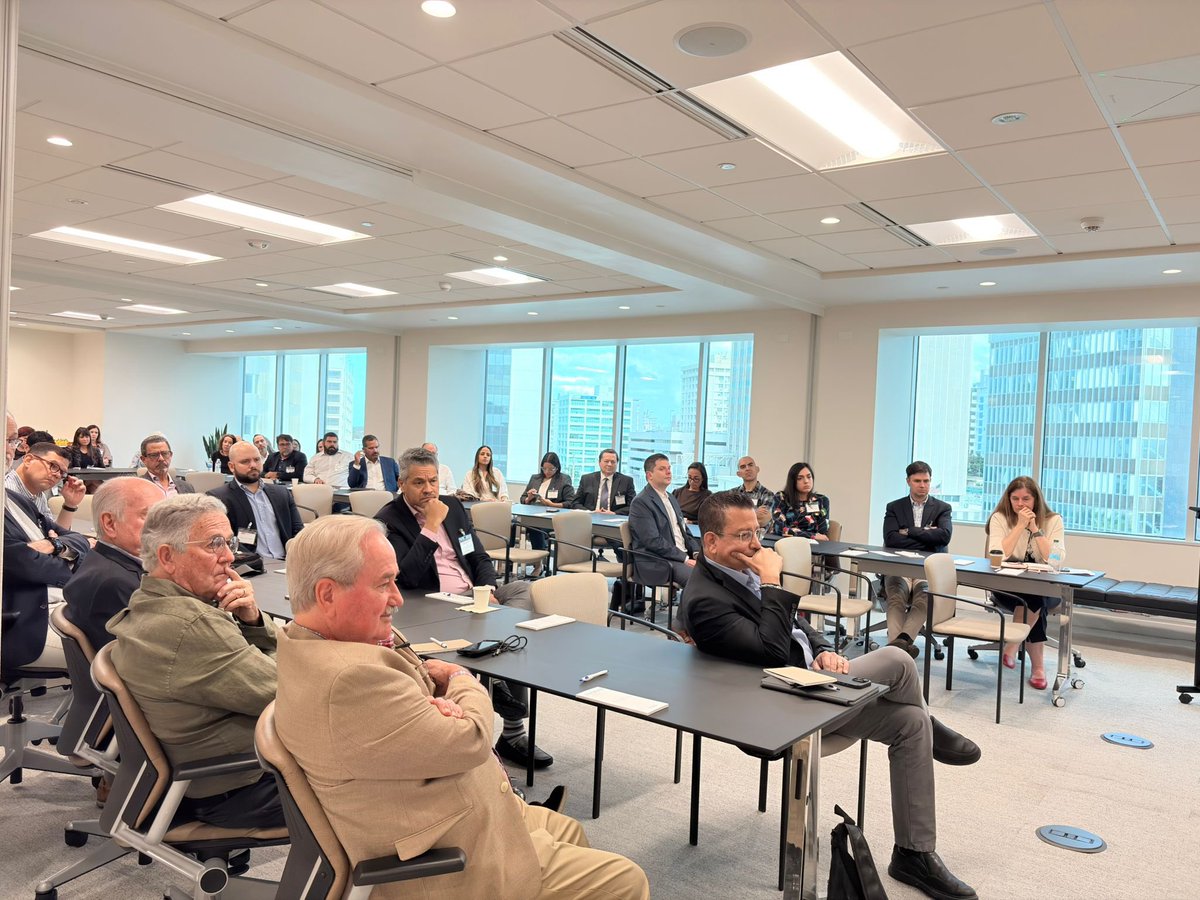 ViraLaw's tweet photo. Yesterday I had the opportunity to attend a panel hosted by the American Arbitration Association (AAA) where the current state of arbitration as an alternative to court litigation was discussed. Special thanks to Nani Marchand, arbitrator and panelist, for the invitation. https://t.co/Wa6u6ubTWK