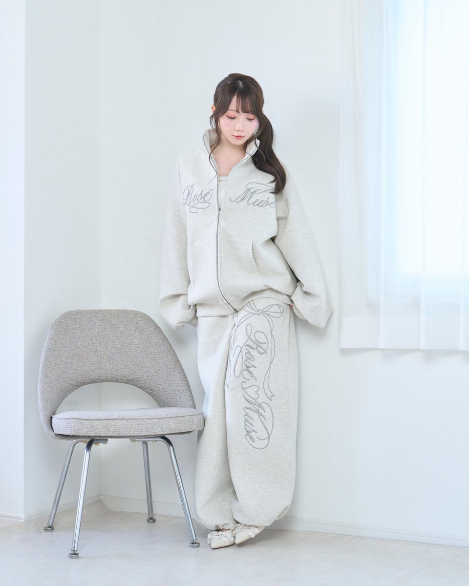 Rosé Muse tweet media