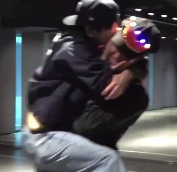 แกล้งจุ๊บ                                      จุ๊บจริงค้าบ