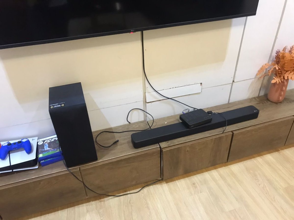 Val Gadgets tweet media