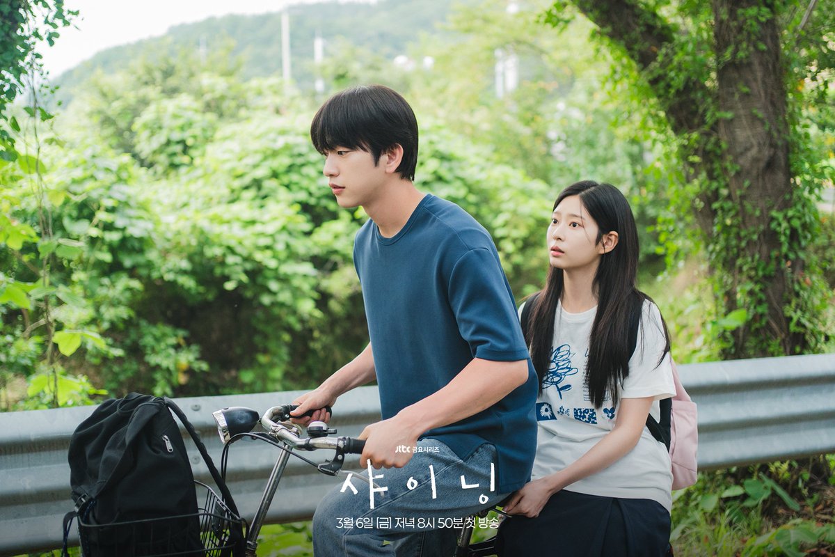 queenamatcha's tweet photo. Udah lama banget ga ngikutin pertdramaan ada drama barunya #parkjinyoung dan #KimMinJu Judul #StillShining https://t.co/Lk4iX16Udl