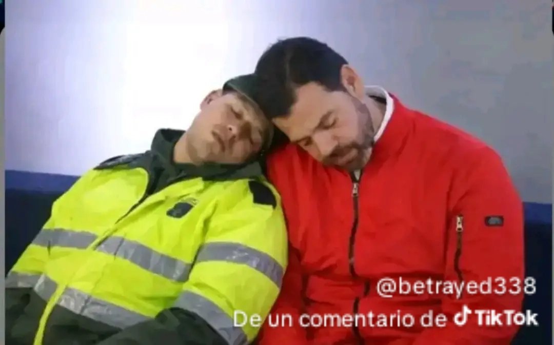 DonatelloGarzon's tweet photo. @CarlosFGalan Para que ahora duerman en las motos.
Revocatoria ya. #FueraGalan https://t.co/LIvIVJTCZm