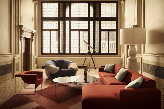 nanarquitectura's tweet image. En Venecia, Palazzo dei Fiori #reinterpreta el palacio veneciano desde el color y la materia 🏛️ 

Teresa Sapey + Partners firma para Room Mate un #proyecto que equilibra patrimonio y contemporaneidad a través del #interiorismo y la experiencia espacial.

eu1.hubs.ly/H0sfybn0