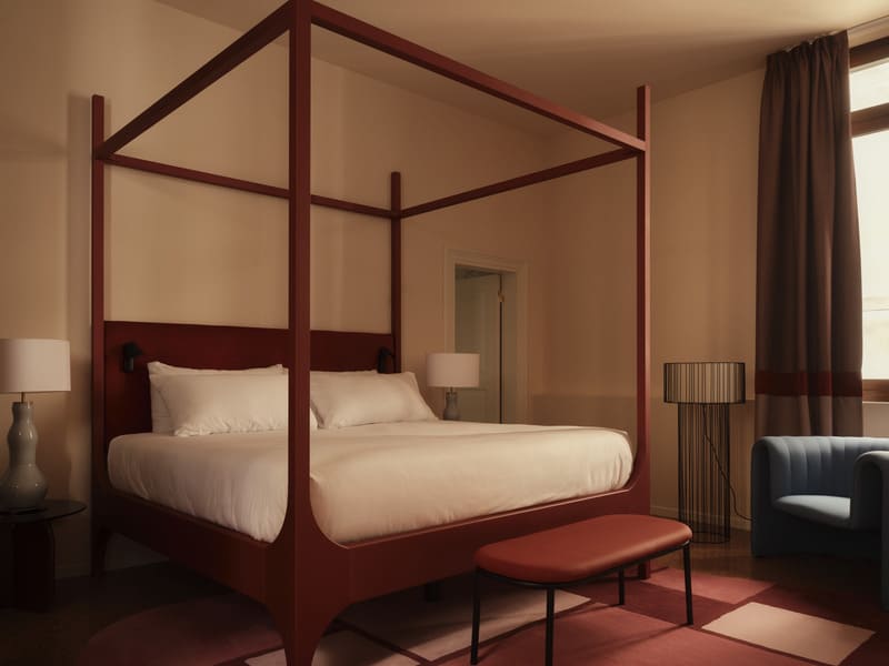 nanarquitectura's tweet image. En Venecia, Palazzo dei Fiori #reinterpreta el palacio veneciano desde el color y la materia 🏛️ 

Teresa Sapey + Partners firma para Room Mate un #proyecto que equilibra patrimonio y contemporaneidad a través del #interiorismo y la experiencia espacial.

eu1.hubs.ly/H0sfybn0