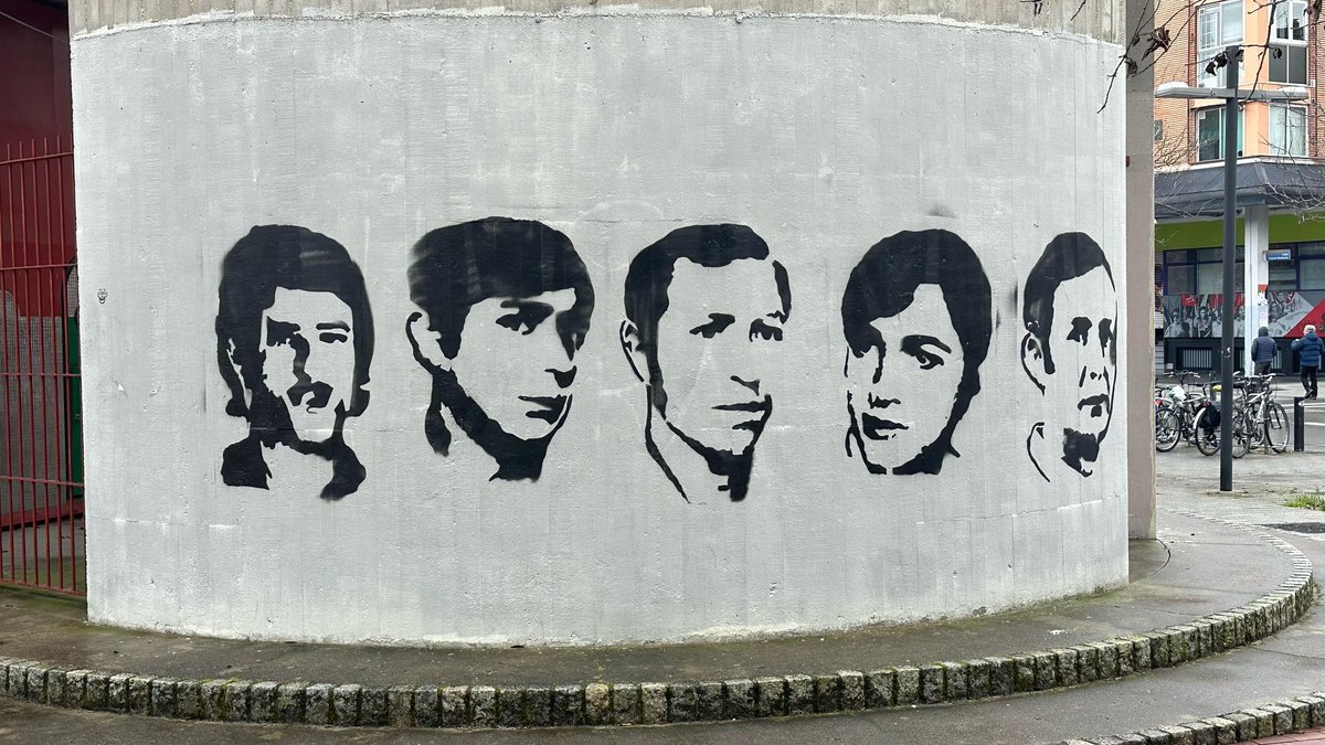 CCOOHabitat_EU's tweet image. Hoy #3M @CCOOHabitat_EU @CCOO_Habitat @CCOOeuskadi @CCOO reivindicamos el gran valor de la lucha obrera, en el 50 aniversario del asesinato en #VitoriaGasteiz de 5 trabajadores por parte de la policía represiva franquista. 
VIVA LA LUCHA DE CLASES
VIVA EL SINDICALISMO
VIVA CCOO