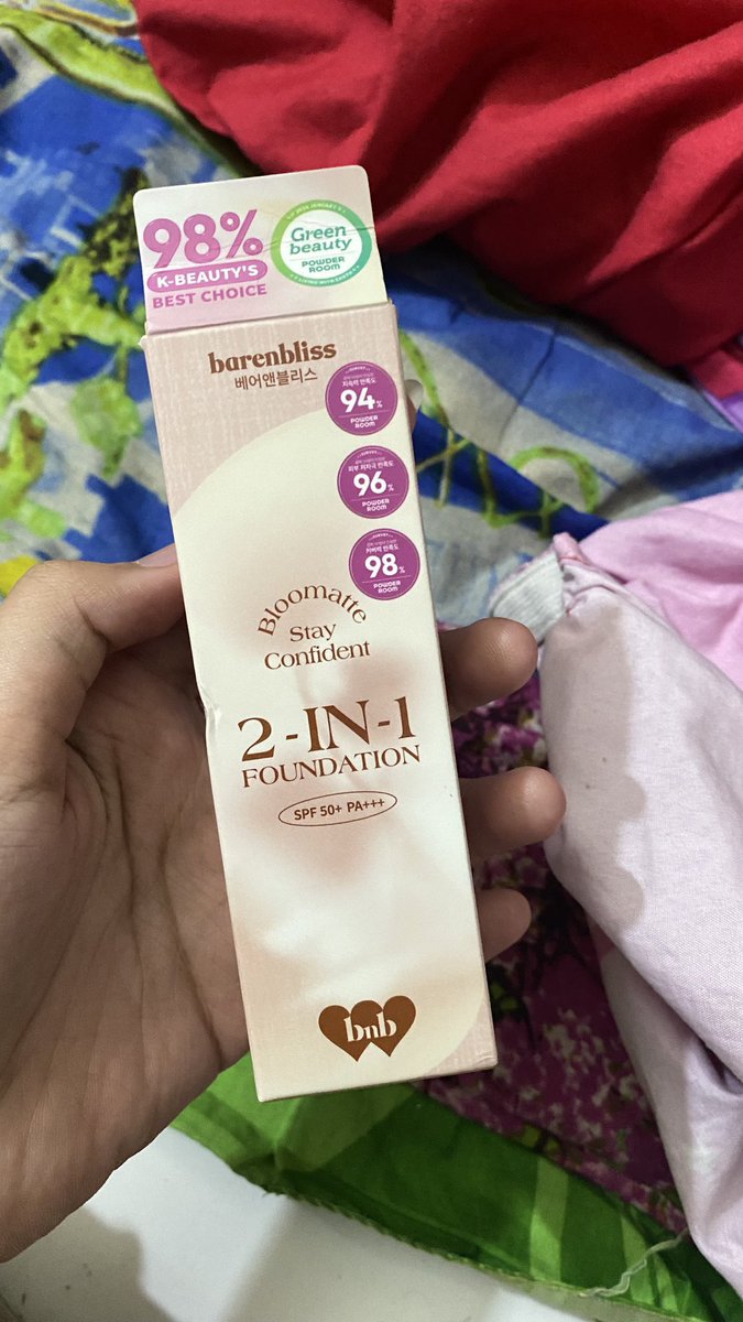 design88884's tweet photo. WTS preloved makeup 

Berenbliss foundation 2in1 shade LN1 
baru dipake 2x dijual karena salah shade, baguss banget ini

Harga : 90k NEGO
#zonauangᅠ #zonaBU #wts 
Bisa shopee https://t.co/b9STpyeMtD