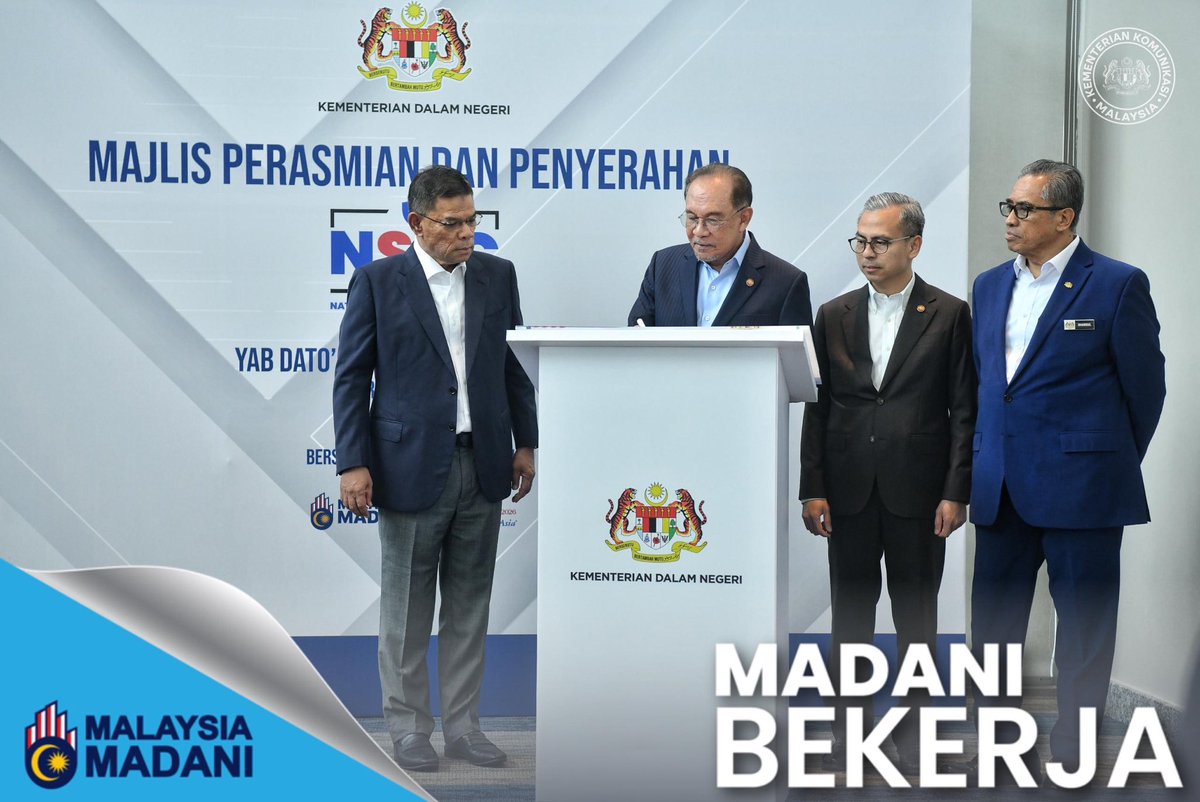 komunikasi_gov's tweet photo. Perdana Menteri, YAB Dato' Seri Anwar Ibrahim hari ini merasmikan Pusat Respons Penipuan Kebangsaan (NSRC) di Menara 2 MCMC, Cyberjaya bagi membanteras jenayah siber. 

#NSRC https://t.co/LAVNtWE4sM