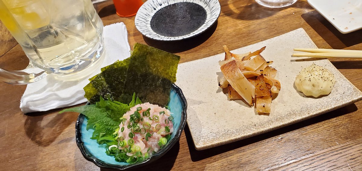 俺、誕生！！

生憎の雨だけど、ハシゴして豪遊してるぜ～🍺
そしてやっと髪切れた！
秋から冬の間に伸びた10㌢弱をズバッとしてスッキリ～！

#耳の日
#現在ピアスは13個
#ラッキーナンバーは３もしくは３３
#髪の毛伸びるの異常に早い
#直毛過ぎる