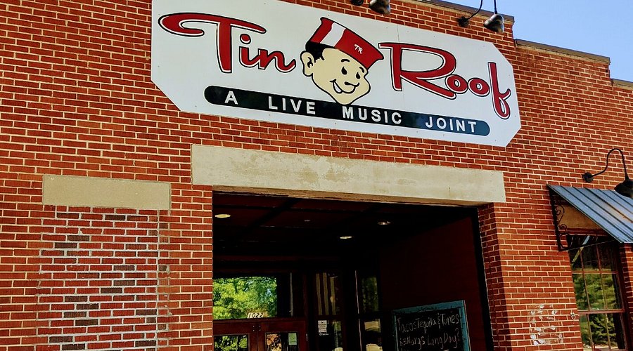 Sadarriel's tweet photo. Turn it up, Columbia 🎶🔥 Five Points is where the music lives. From indie nights to packed-out concerts, this is the soundtrack of Soda City.
#LiveMusicCola #FivePointsSC #ColumbiaEvents #SodaCitySounds #GamecockCountry #BestOfCola https://t.co/sBOrOSlhqd