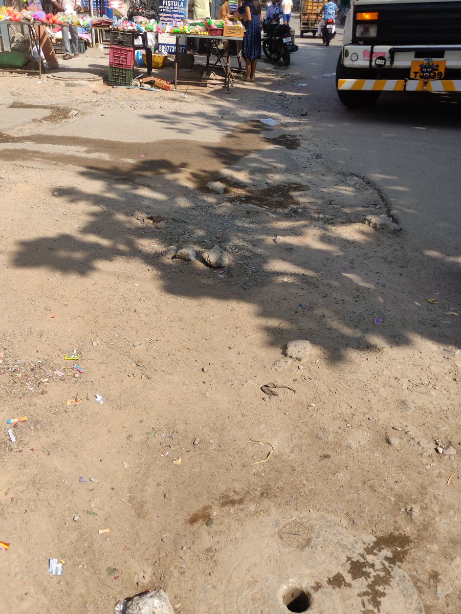 jitinonline's tweet photo. @MC_Cyberabad The road is Nandini Nagar has been dug up around 6 months ago but has been laid again. It is very difficult for two wheelers to drive on this road.
Please carry out repair works to the road.

Location: Nandini Nagar, Hafeezpet, Miyapur https://t.co/wneJFHOw00