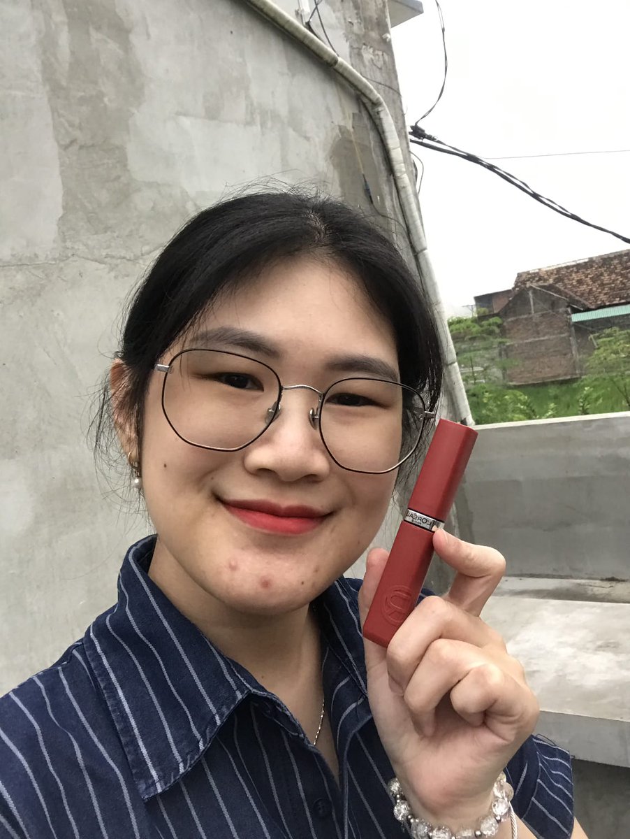 Stigma "lipstick matte bikin bibir pecah" langsung ilang pas nyobain L’Oréal Infallible Matte Resistance kayak Lala. Tetep lembap seharian!