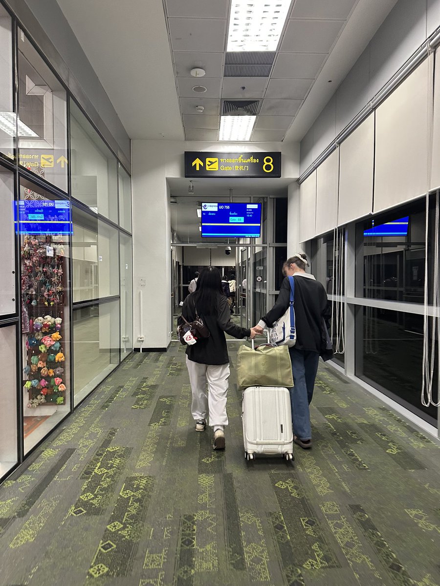 2525arisa2's tweet image. 帰りまーす‼︎
楽しい時間はあっという間
また来たい‼︎
チェンマイ最高🇹🇭❤️
#lastday #ontheway #backhome 
#ChangMai