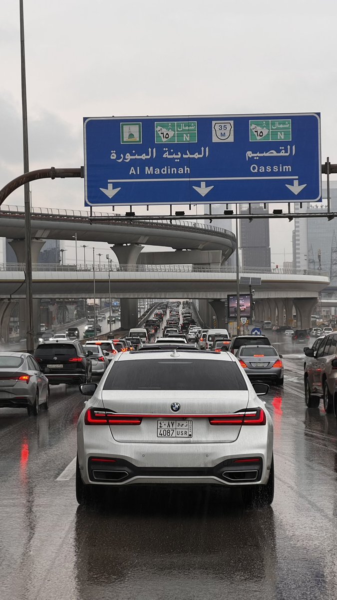 صوره على السريع بزحمة الرياض " 📸

#تصويري #الرياض_الان