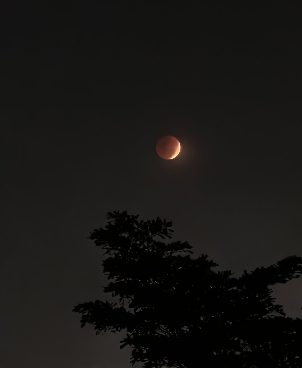 2026/03/03 19:16:23 Vivo X200 Pro 
ปรากฏการณ์ธรรมชาติที่ไม่ได้มีให้เห็นบ่อย ๆ
#จันทรุปราคา