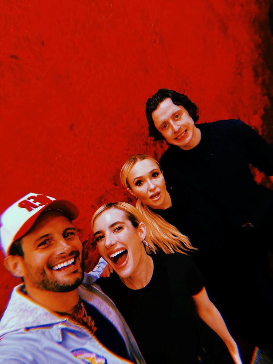 CrockerQueen97's tweet image. Love this #Scream4  reunion @RobertsEmma @haydenpanettier