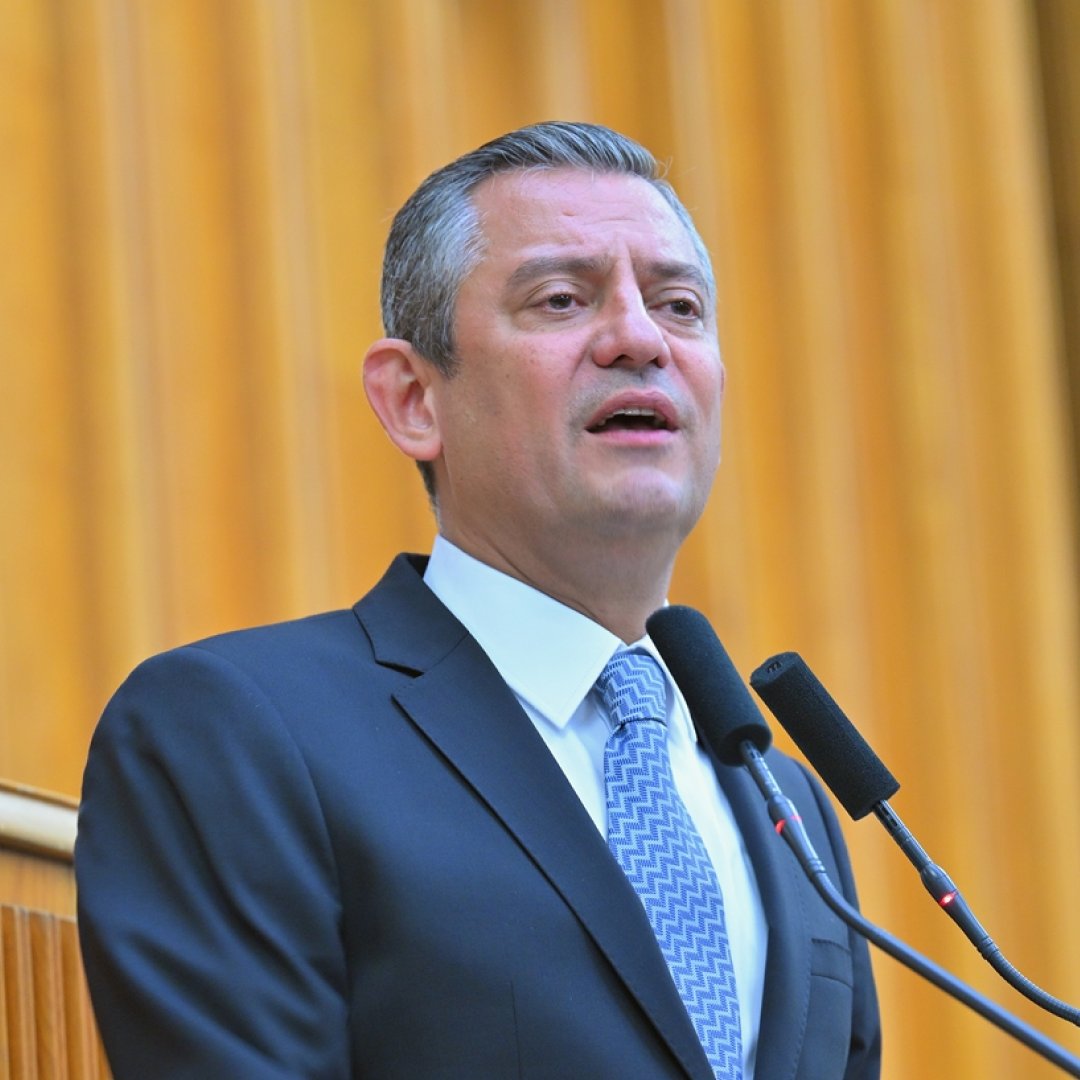 Özgür Özel: "150 civciv ölse yastır, üzülür bakarsın.  ABD bombardımanında 150 kız çocuk ölmüş, kimsenin bunu sorguladığı yok."