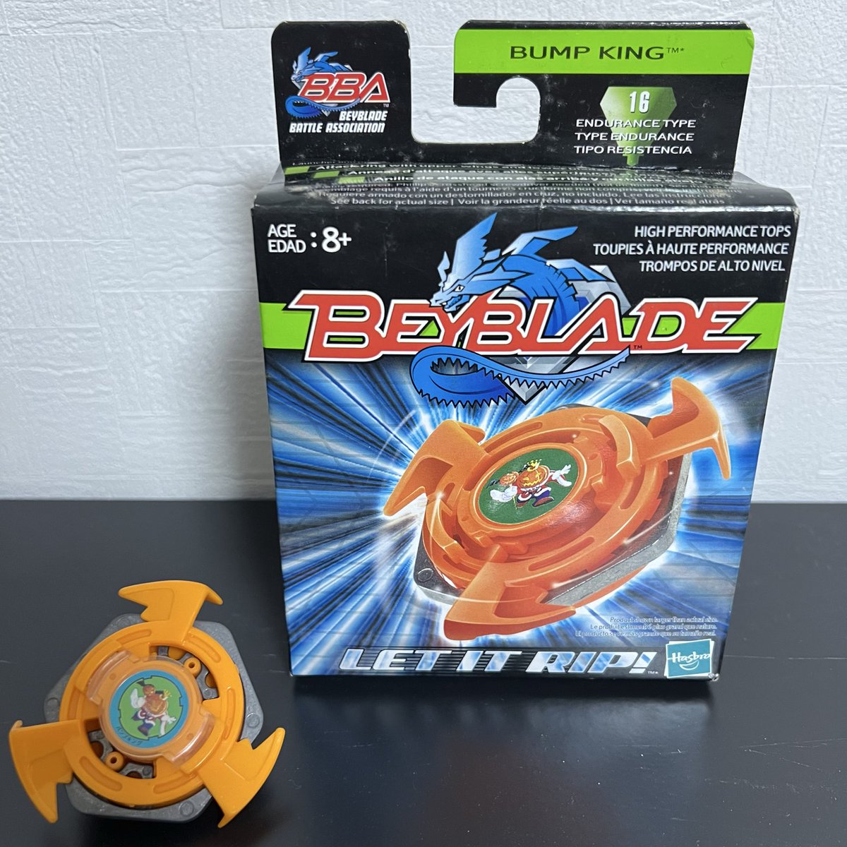 爆転シュートベイブレードのパンプキング国内版の個体と、Hasbro版未