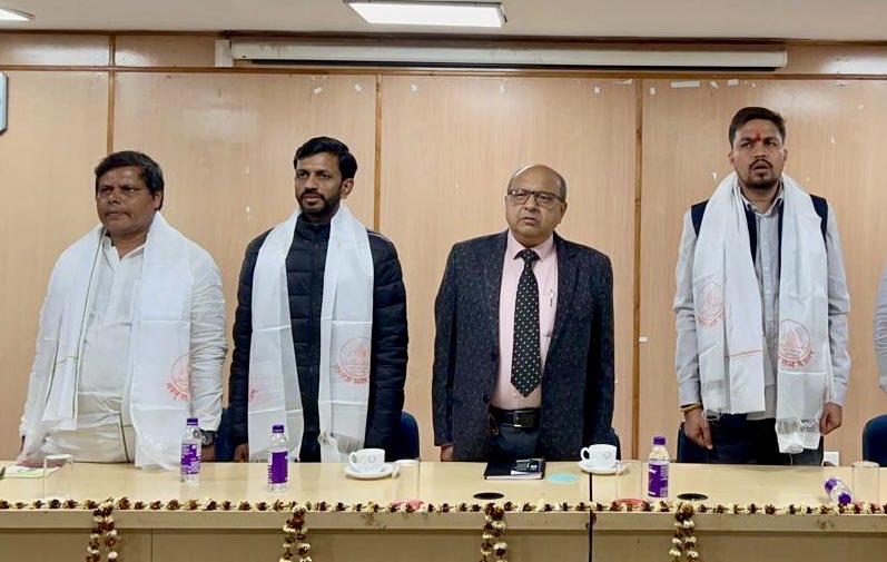 पाली एवं बौद्ध अध्ययन के विद्वान वर्तमान में सांची बौद्ध विश्व विद्यालय के कुलपति एवं नव नालंदा महा विहार के पूर्व कुलपति प्रो. बैद्यनाथ लाभ सर के निधन से अकादमिक जगत को गहरा नुकसान। उनको ईश्वर अपने श्री चरणों में स्थान दे। ओम शांति 🙏